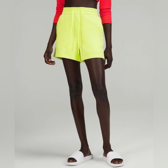 Lululemon Loungeful High-Rise Shorts 4” -Electric Lemon Sz 6 Excellent condition - Picture 3 of 8